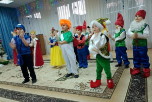 "Туесок" встречает Новый год" "Туесок" встречает Новый год".